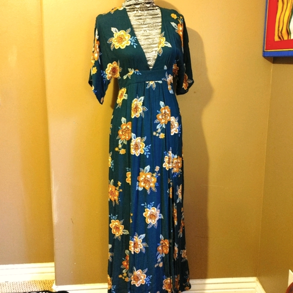 Forever 21 double slit green floral maxi dress